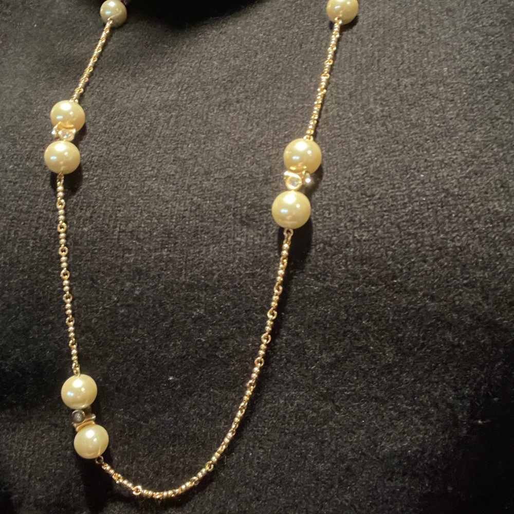 J Crew- Pearl & Gold opera style necklace - Picture 3 of 4